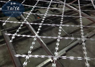 Hàng rào lưới an toàn Epoxy / Electrophoretic Đường thẳng chống ăn mòn