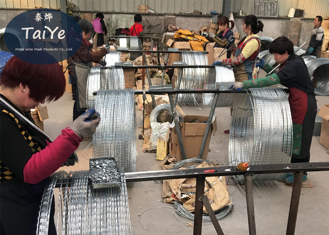 Chống gỉ 304 Thép không gỉ Dao cạo dây BTO22 Loại 500mm Đường kính cuộn
